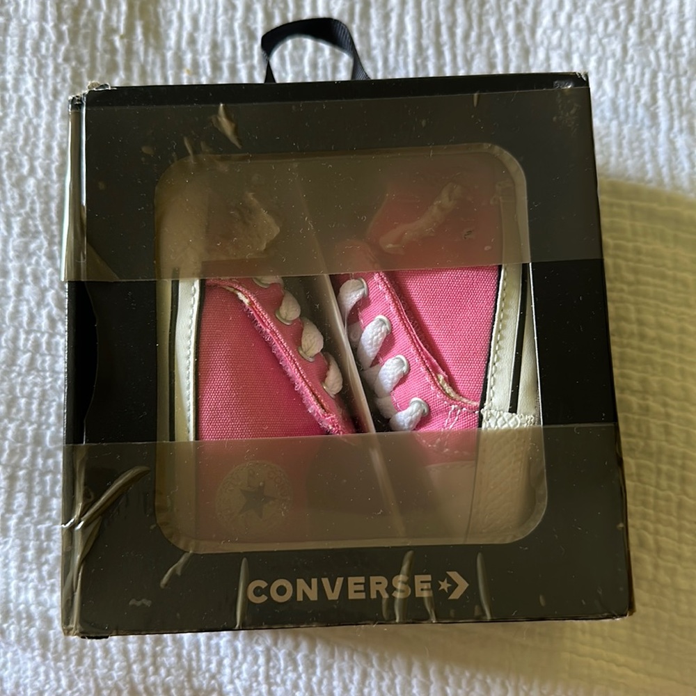 Baby crib shoes pink high top converse